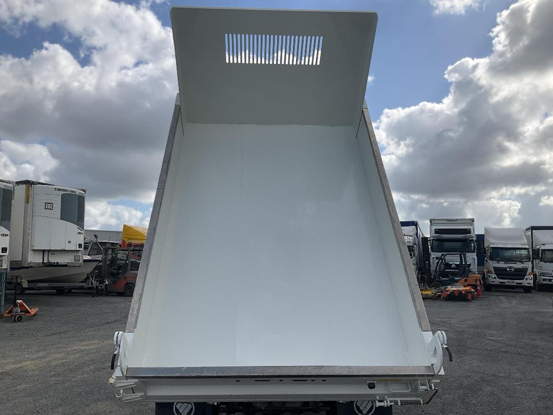 Photo '21' of Foton Aumark BJ1065LT5995 Tipper