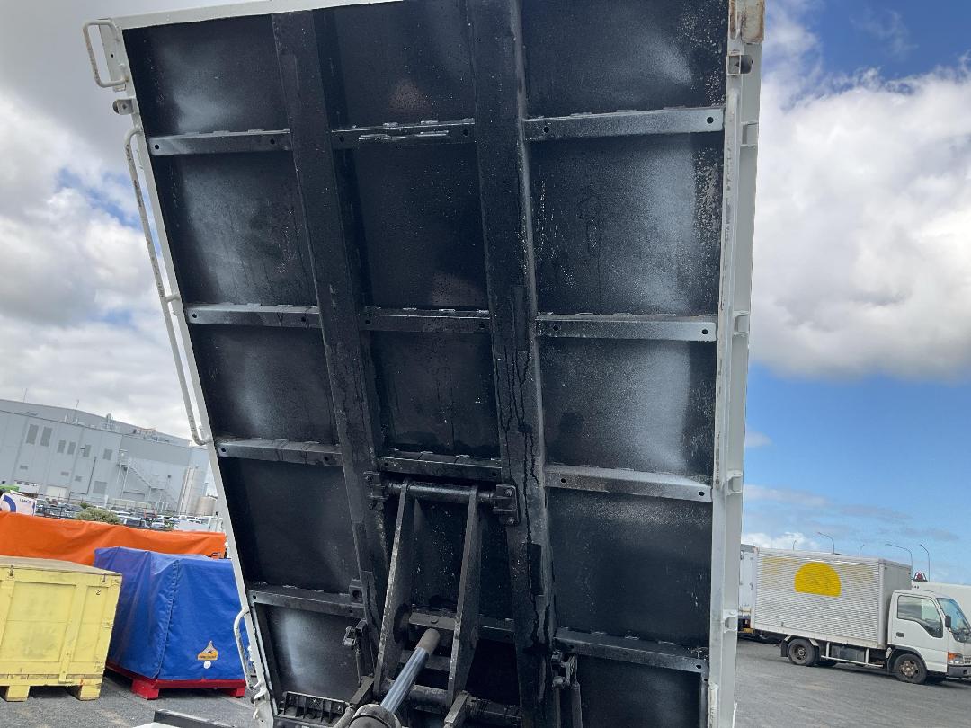 Photo '24' of Foton Aumark BJ1065LT5995 Tipper