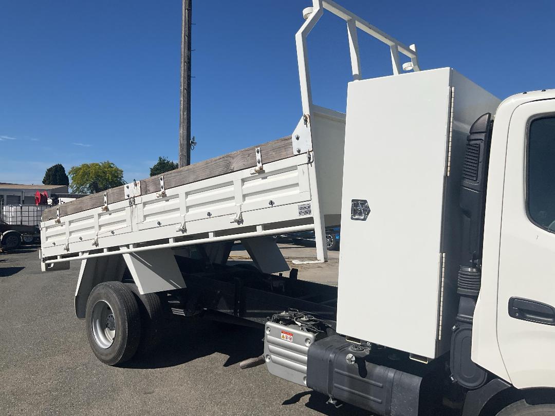 Photo '3' of Hino 300 XKU720R Tipper Photo '3' of Hino 300 XKU720R Tipper