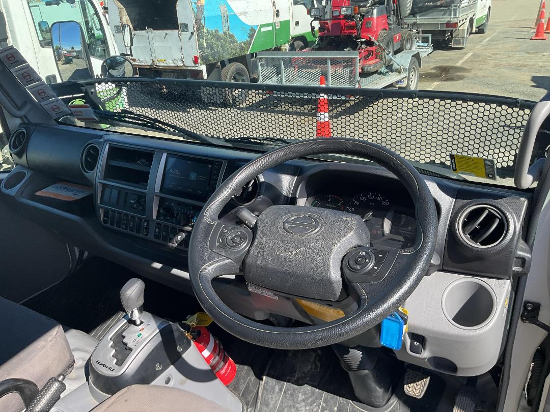 Photo '16' of Hino 300 XKU720R Tipper Photo '16' of Hino 300 XKU720R Tipper