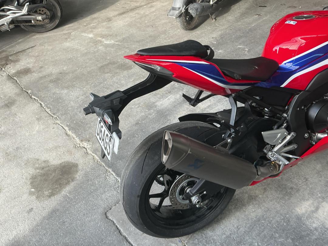 Photo '16' of Honda CBR1000 RRR Photo '16' of Honda CBR1000 RRR