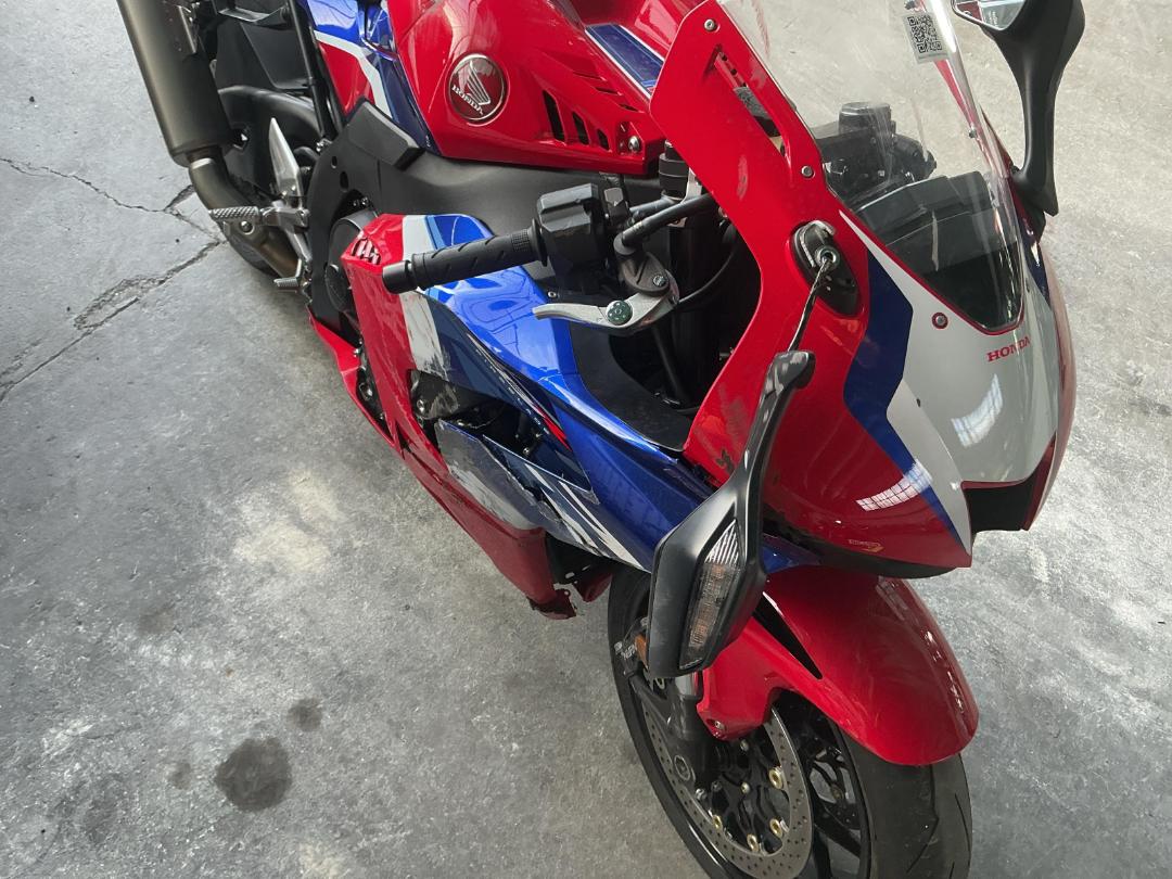 Photo '25' of Honda CBR1000 RRR Photo '25' of Honda CBR1000 RRR