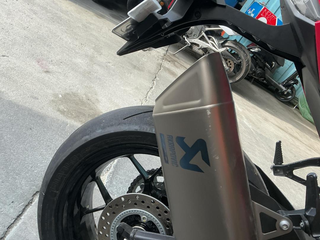 Photo '33' of Honda CBR1000 RRR Photo '33' of Honda CBR1000 RRR