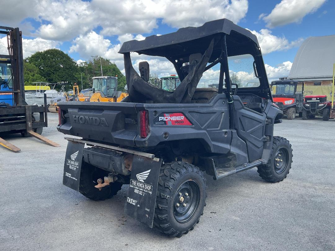 Photo '3' of Honda Pioneer 1000 4WD Photo '3' of Honda Pioneer 1000 4WD