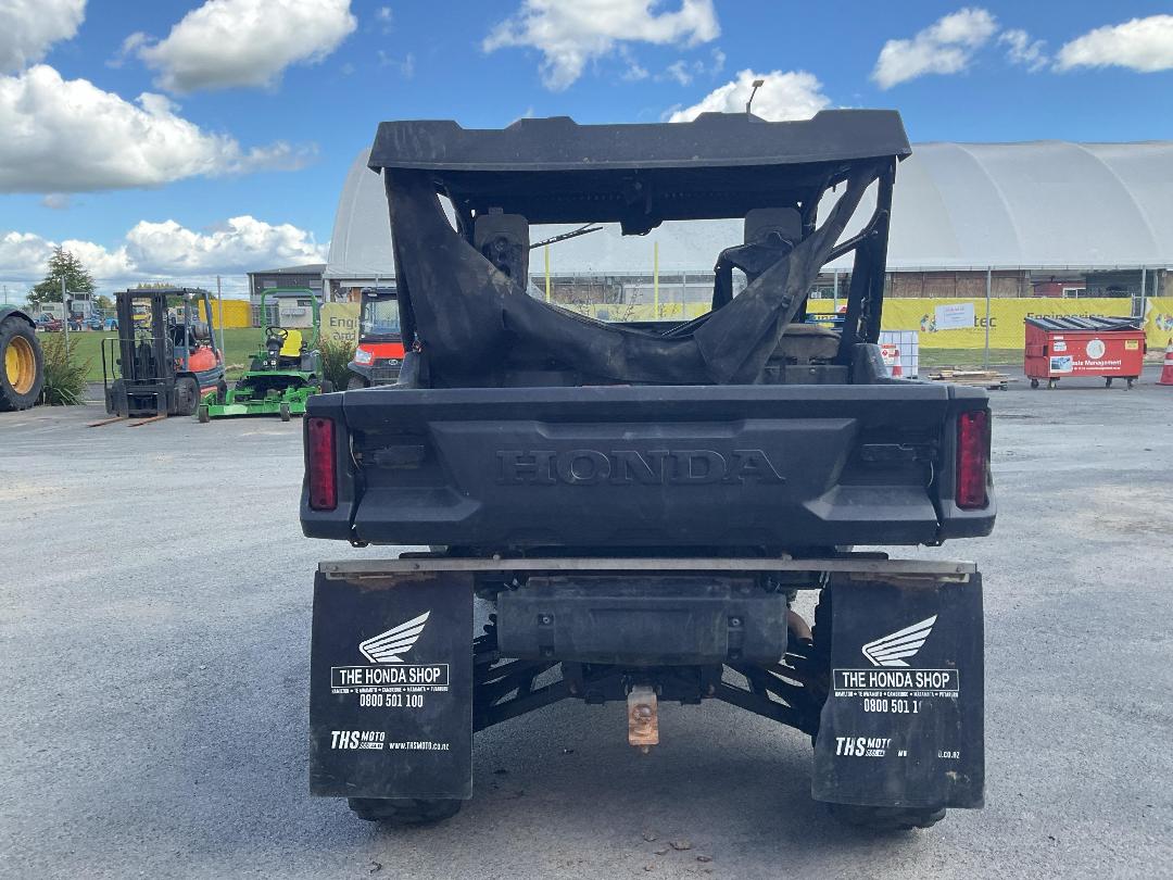 Photo '4' of Honda Pioneer 1000 4WD Photo '4' of Honda Pioneer 1000 4WD