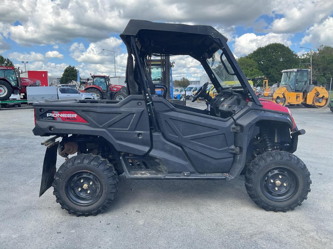 Photo '2' of Honda Pioneer 1000 4WD Photo '2' of Honda Pioneer 1000 4WD