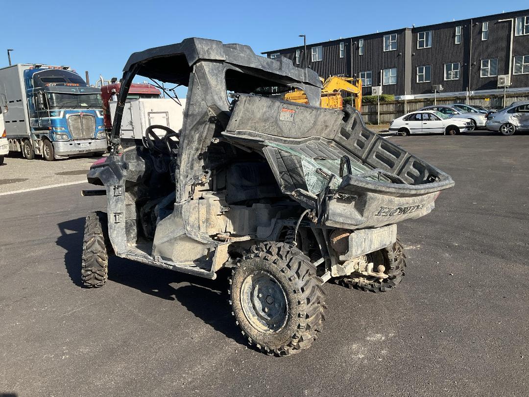 Photo '4' of Honda Pioneer 1000