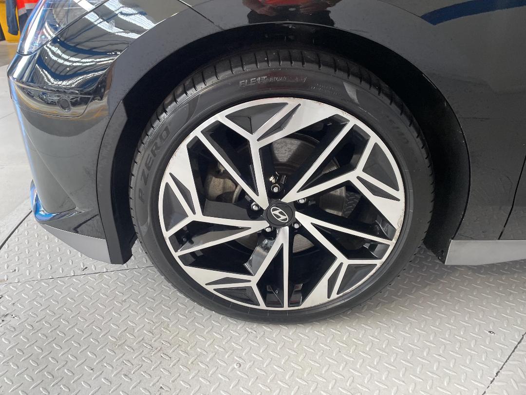 Photo '10' of Hyundai Ioniq 6 Photo '10' of Hyundai Ioniq 6