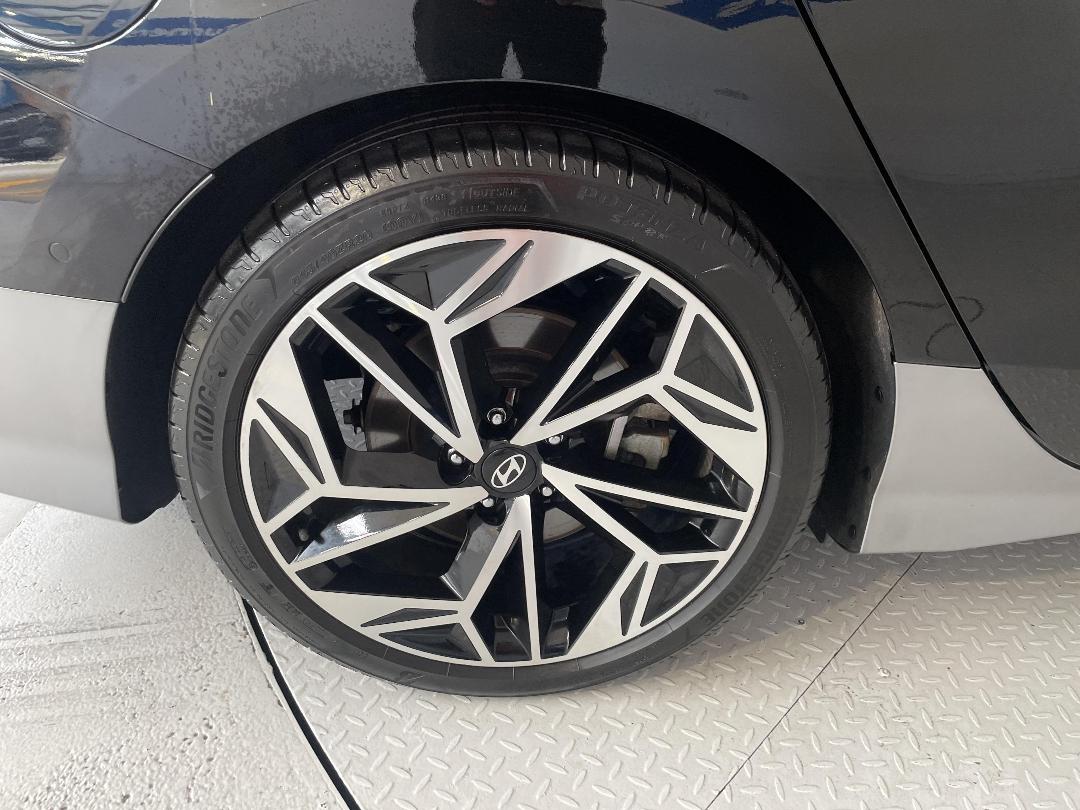 Photo '12' of Hyundai Ioniq 6 Photo '12' of Hyundai Ioniq 6