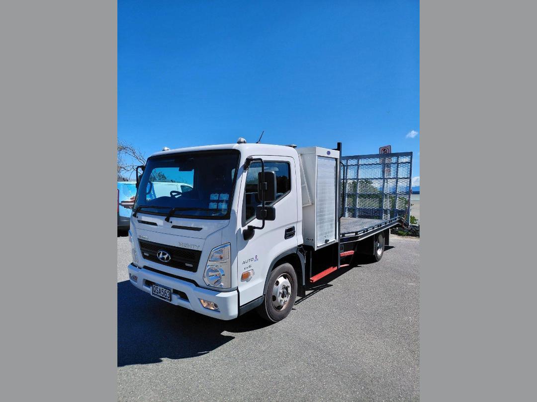 Photo '26' of Hyundai Mighty EX60LA Transporter