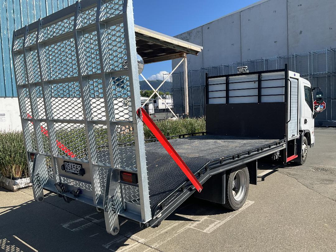 Photo '5' of Hyundai Mighty EX60LA Transporter