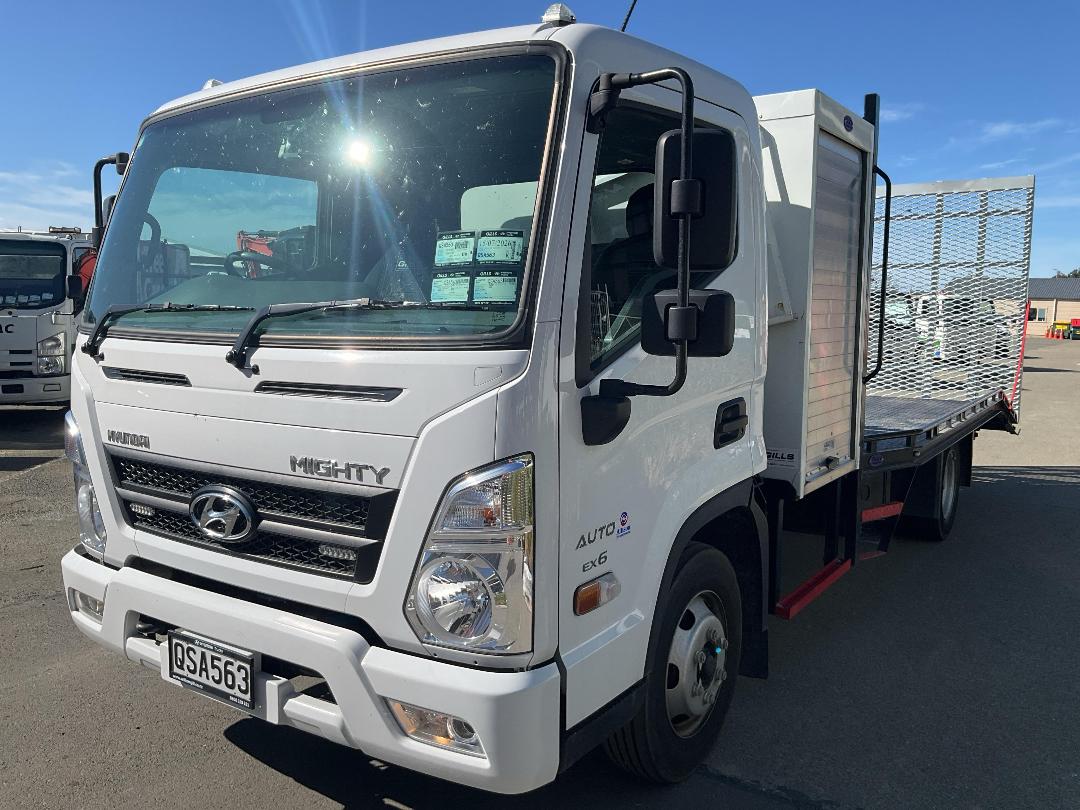 Photo '13' of Hyundai Mighty EX60LA Transporter