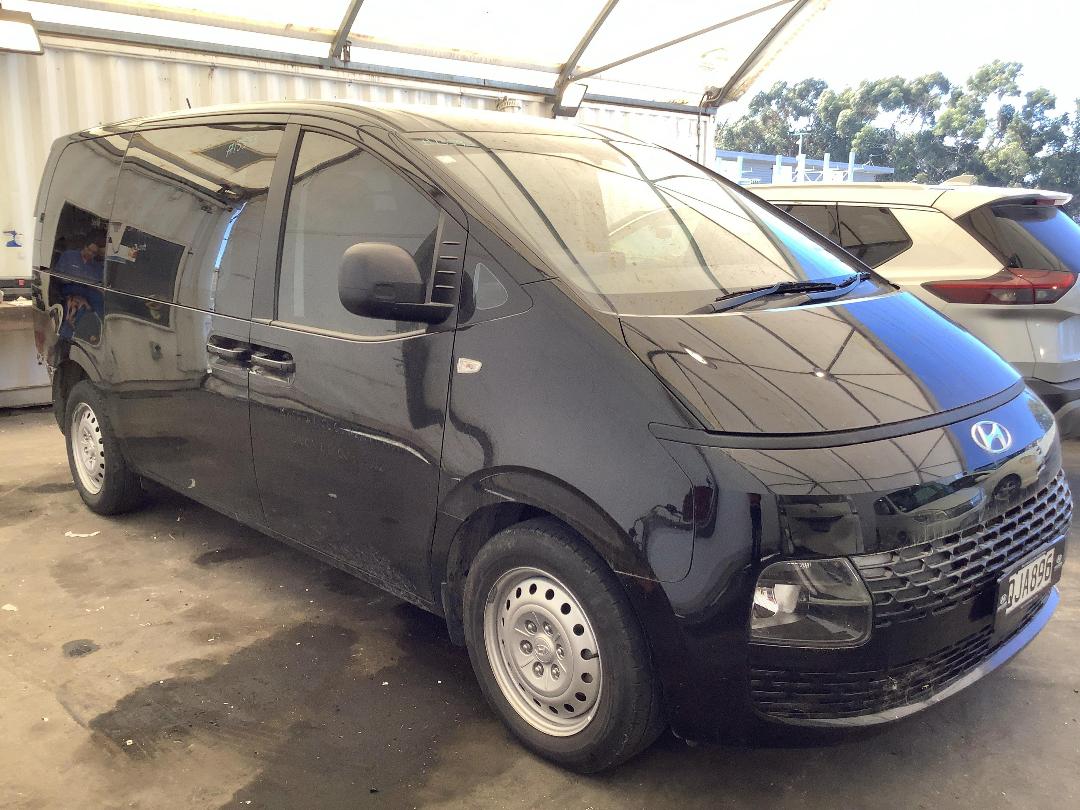 Photo '2' of Hyundai Staria Load