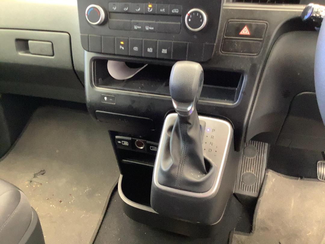 Photo '15' of Hyundai Staria Load