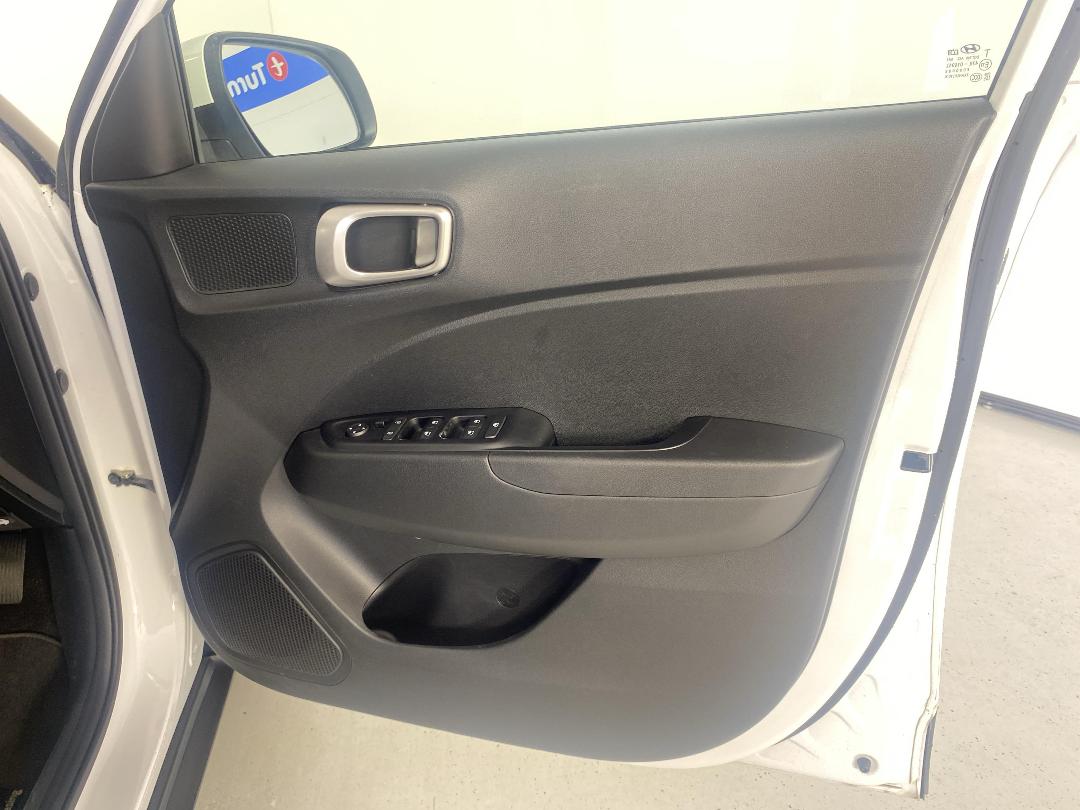 Photo '15' of Hyundai Venue Photo '15' of Hyundai Venue