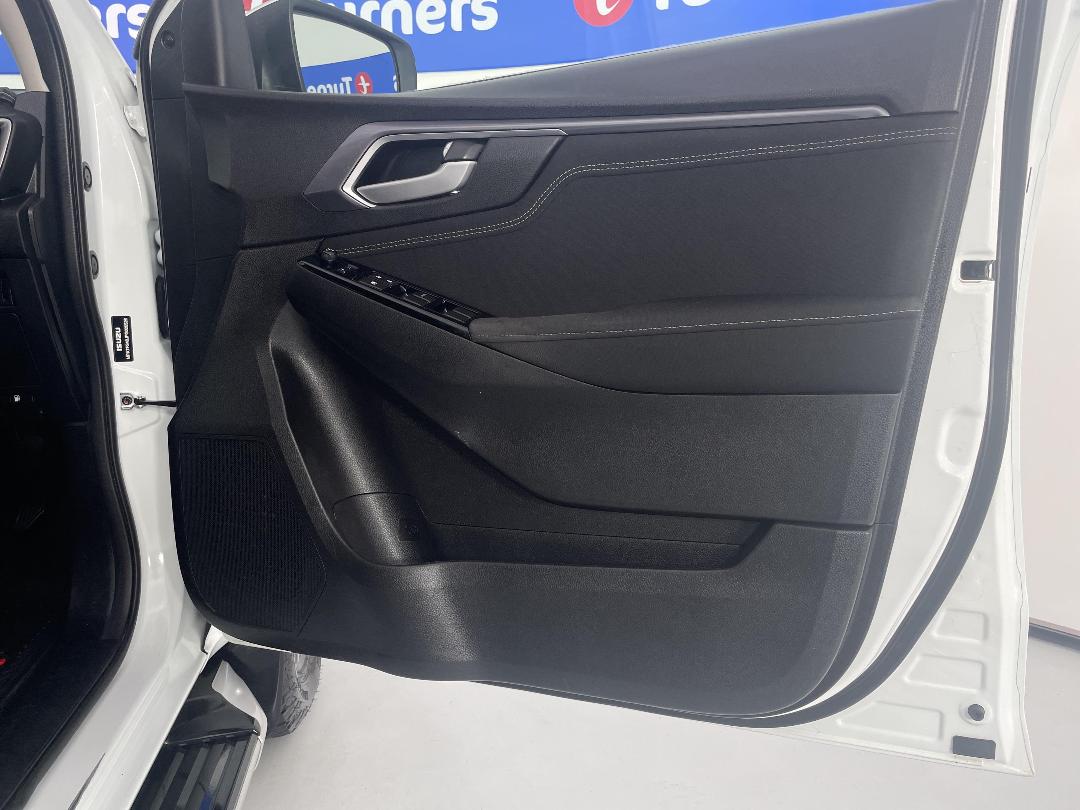 Photo '15' of Isuzu D-MAX