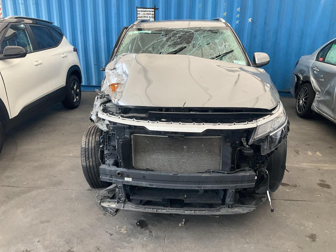 Photo '2' of KIA Seltos LX