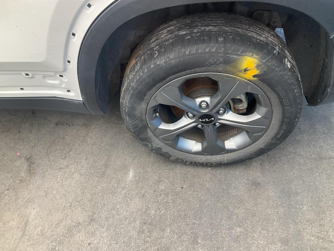 Photo '32' of KIA Seltos LX