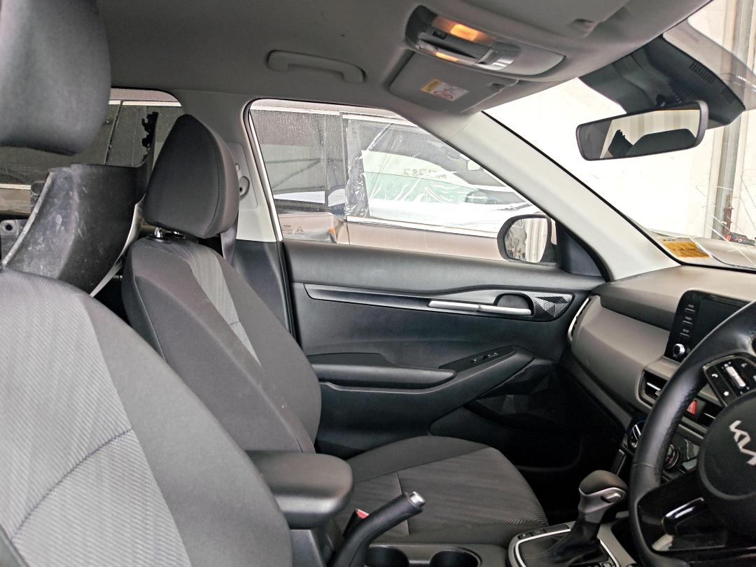 Photo '13' of KIA Seltos LX