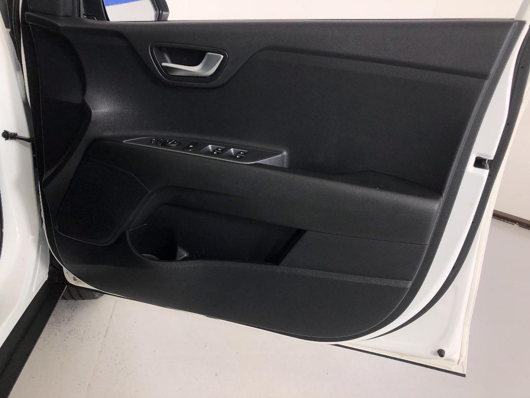 Photo '15' of KIA Stonic