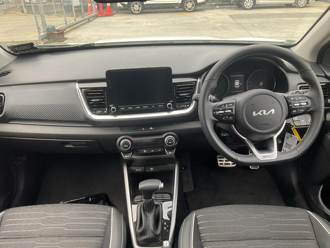 Photo '12' of KIA Stonic LX-T