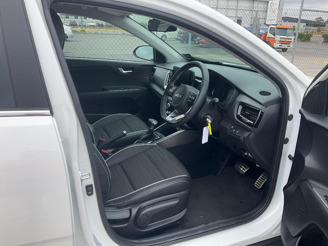 Photo '15' of KIA Stonic LX-T