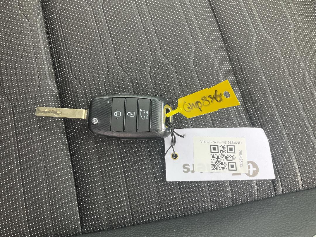 Photo '17' of KIA Stonic LX-T