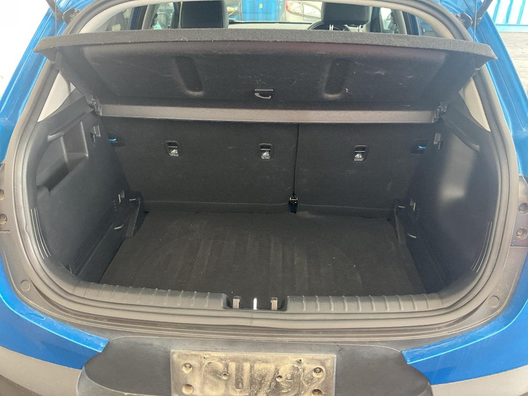 Photo '8' of KIA Stonic LX-T