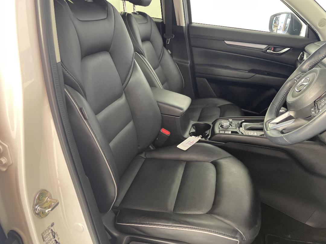 Photo '16' of Mazda CX-5