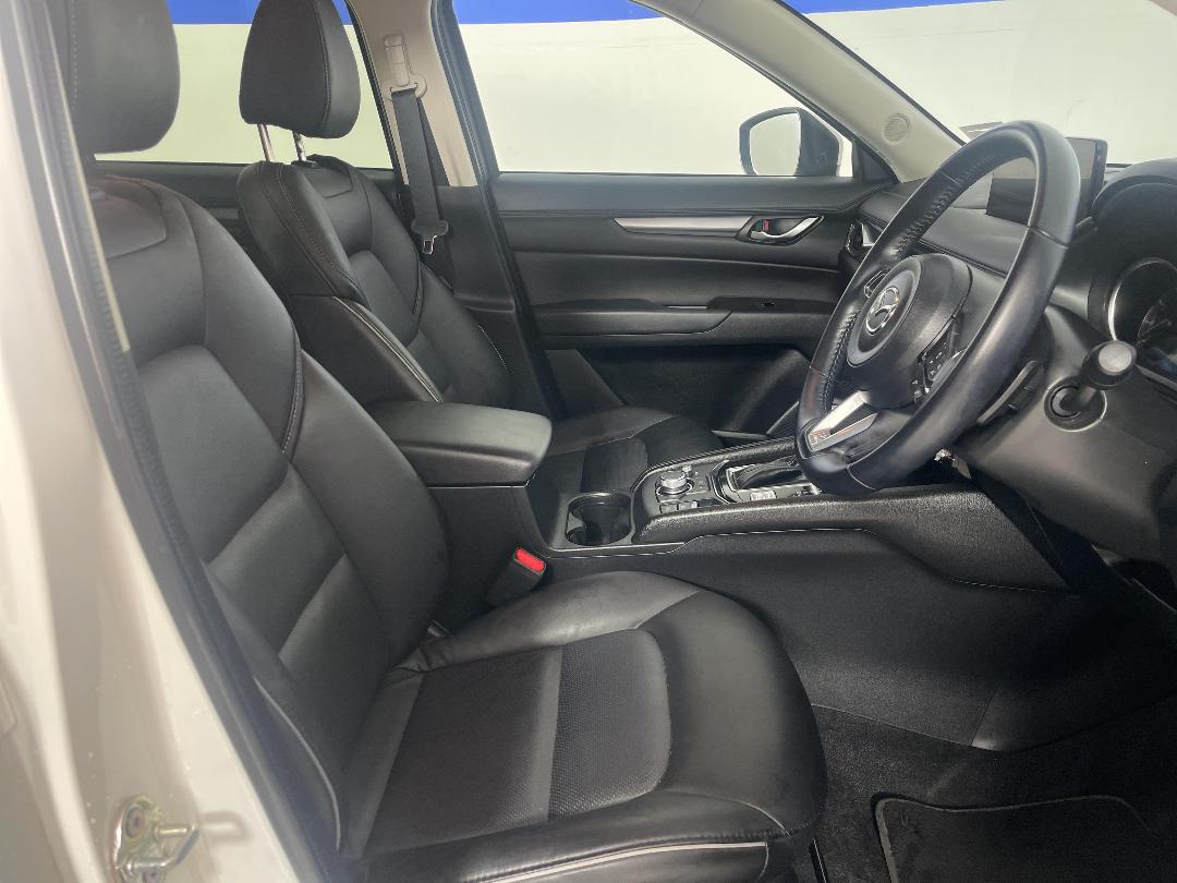 Photo '16' of Mazda CX-5