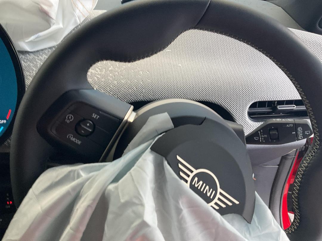 Photo '11' of Mini Cooper SE