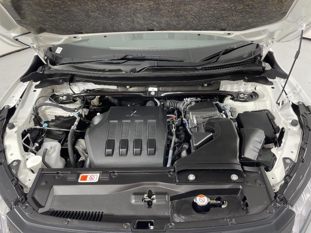 Photo '13' of Mitsubishi Eclipse Cross Photo '13' of Mitsubishi Eclipse Cross