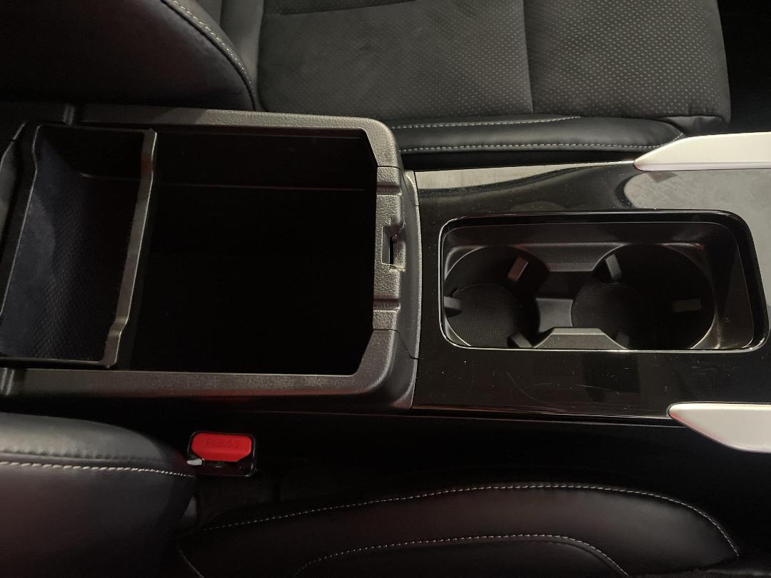 Photo '33' of Mitsubishi Eclipse Cross