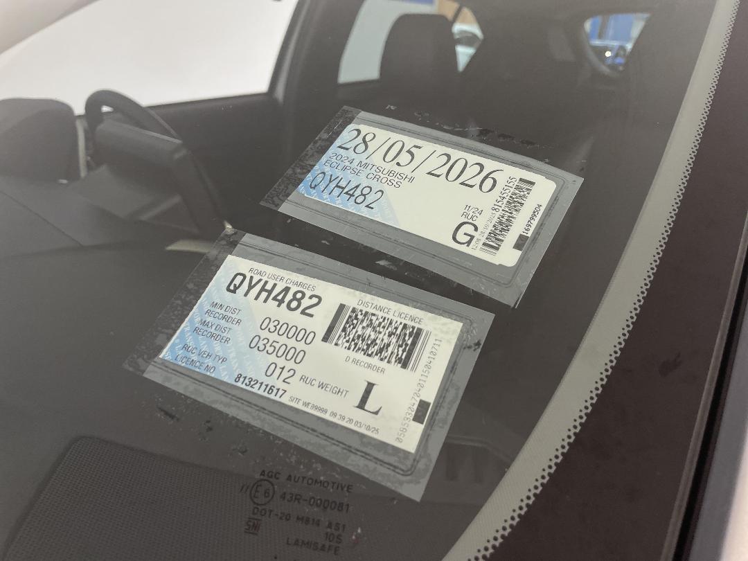 Photo '35' of Mitsubishi Eclipse Cross