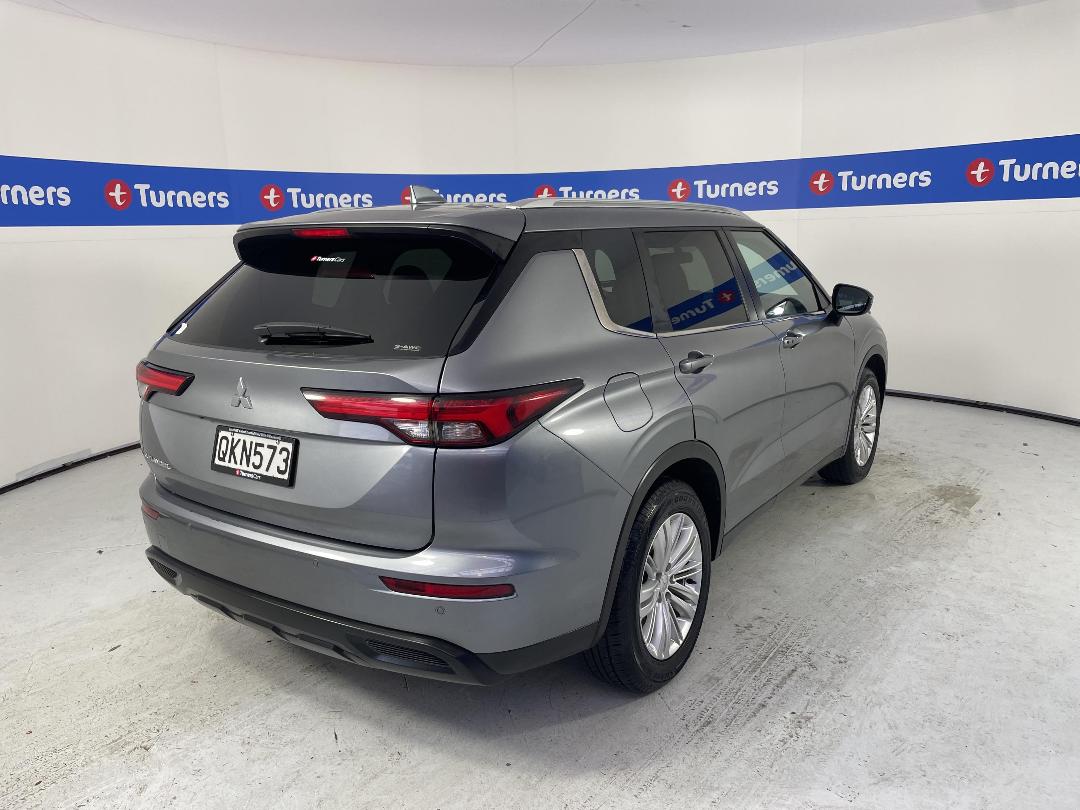 Photo '7' of Mitsubishi Outlander Photo '7' of Mitsubishi Outlander