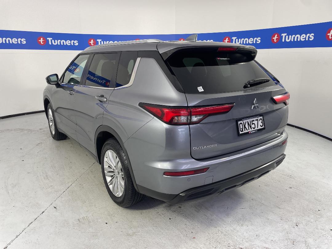 Photo '5' of Mitsubishi Outlander Photo '5' of Mitsubishi Outlander