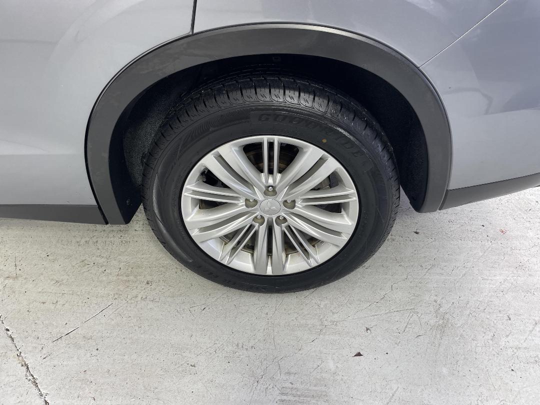 Photo '11' of Mitsubishi Outlander Photo '11' of Mitsubishi Outlander