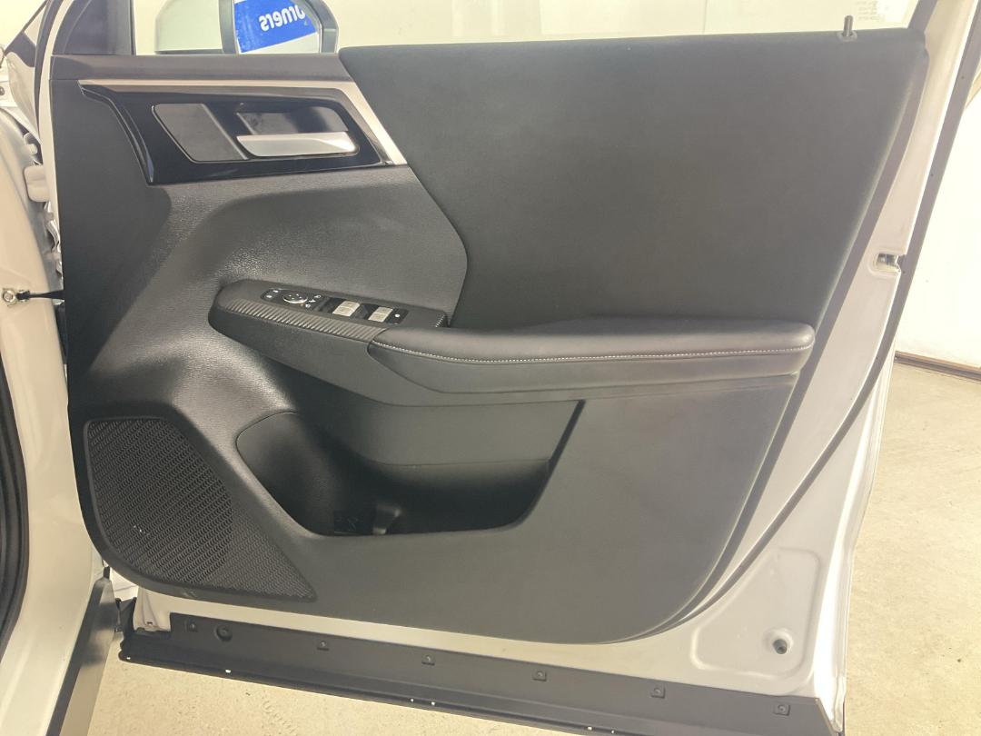 Photo '15' of Mitsubishi Outlander