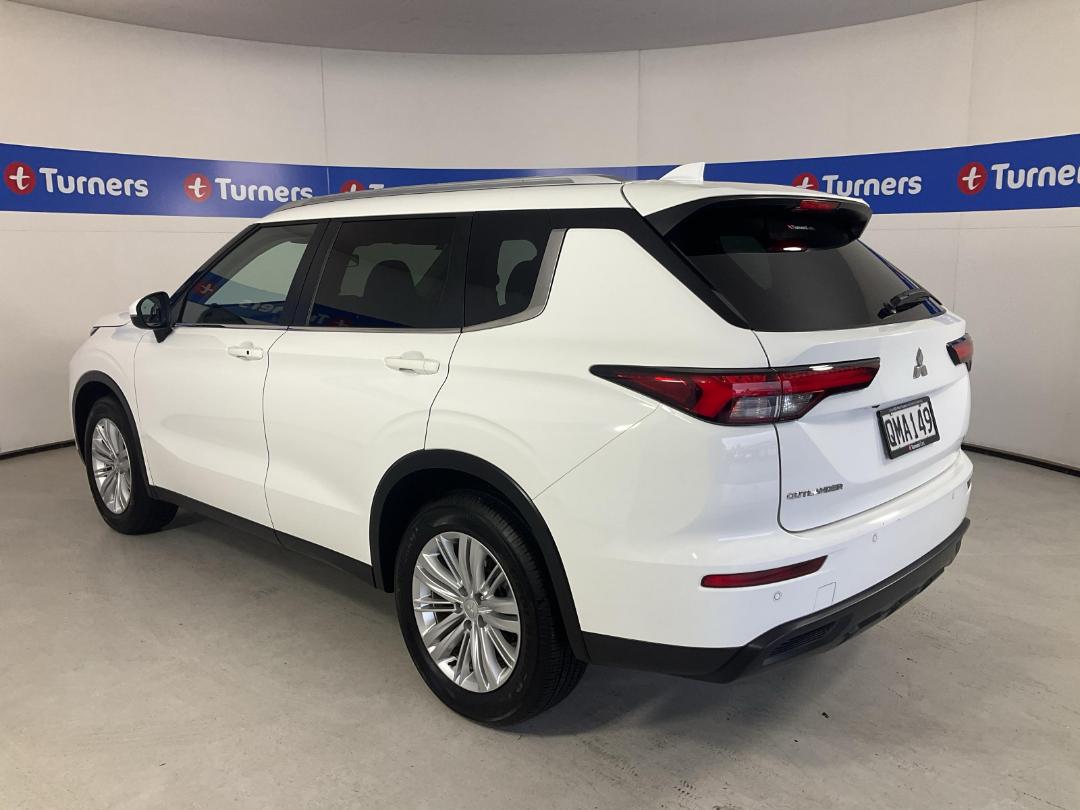 Photo '5' of Mitsubishi Outlander