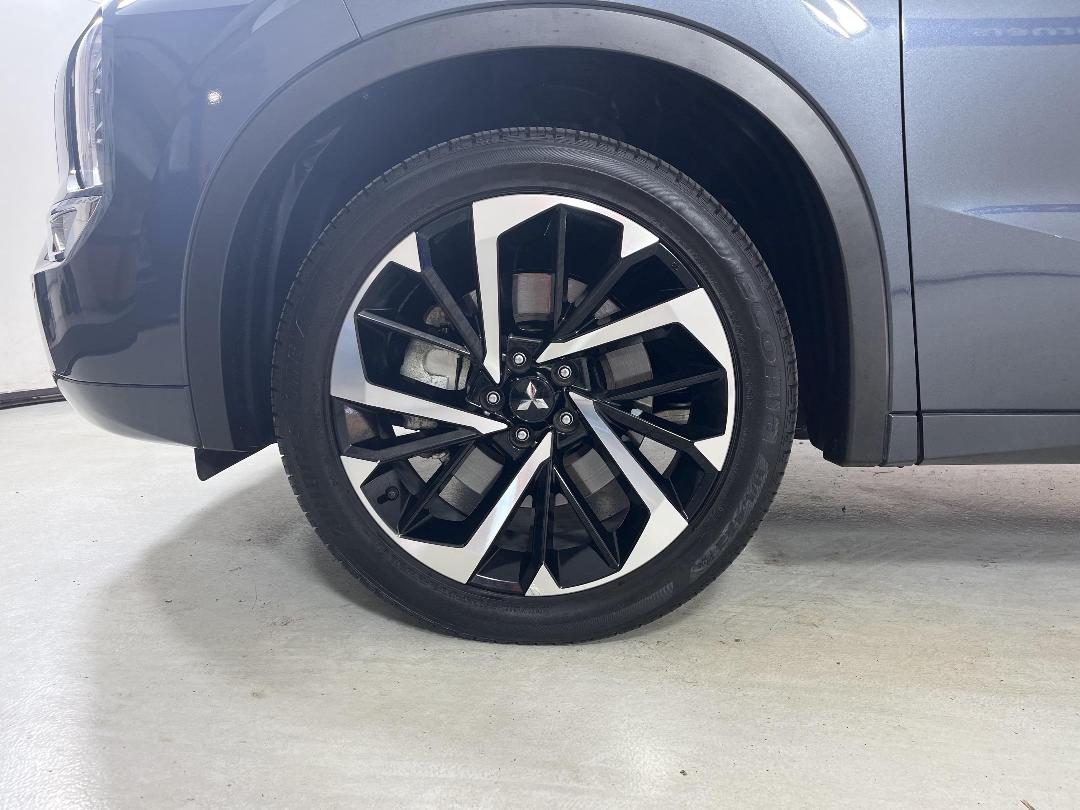 Photo '10' of Mitsubishi Outlander Photo '10' of Mitsubishi Outlander