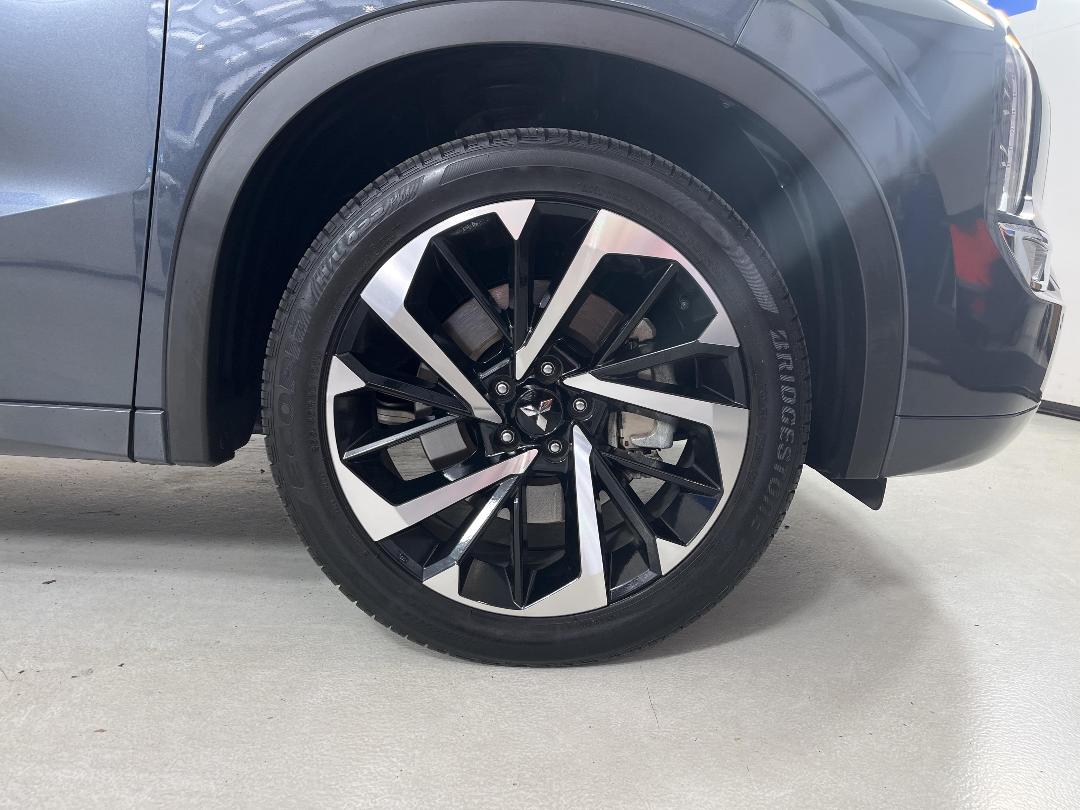 Photo '9' of Mitsubishi Outlander Photo '9' of Mitsubishi Outlander