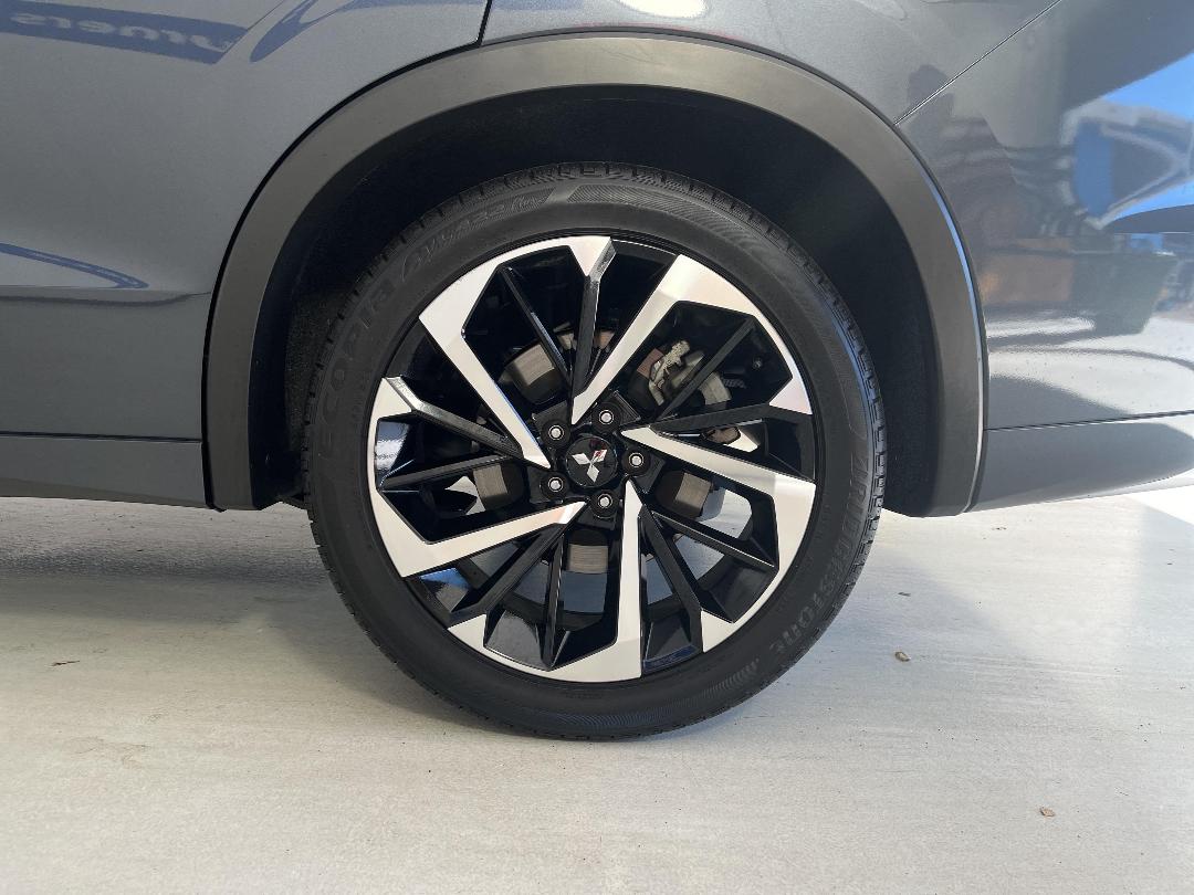 Photo '11' of Mitsubishi Outlander Photo '11' of Mitsubishi Outlander