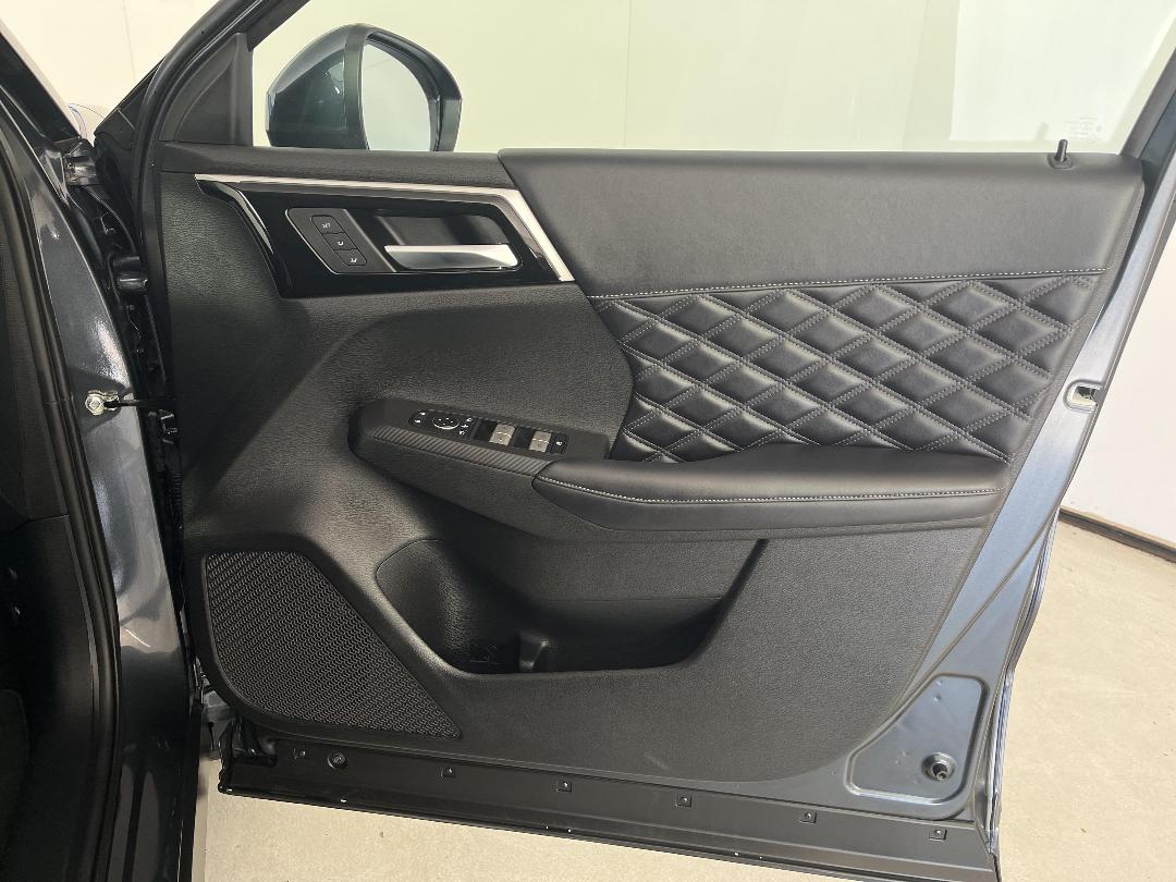 Photo '15' of Mitsubishi Outlander Photo '15' of Mitsubishi Outlander