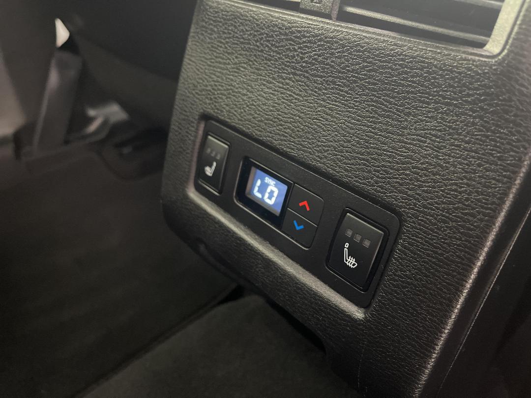 Photo '33' of Mitsubishi Outlander Photo '33' of Mitsubishi Outlander