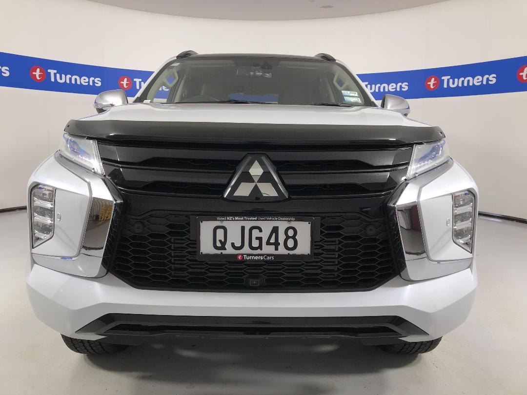 Photo '2' of Mitsubishi Pajero Sport