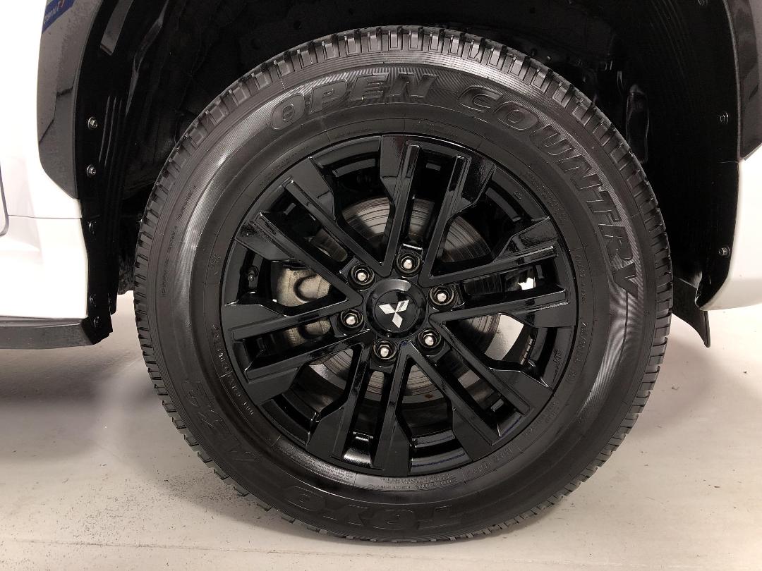 Photo '9' of Mitsubishi Pajero Sport