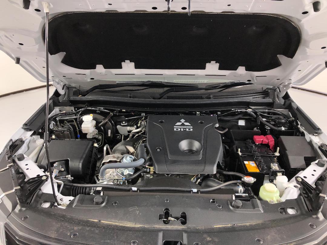 Photo '13' of Mitsubishi Pajero Sport