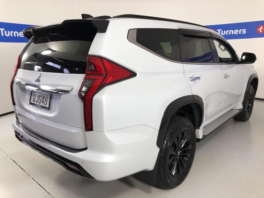 Photo '7' of Mitsubishi Pajero Sport