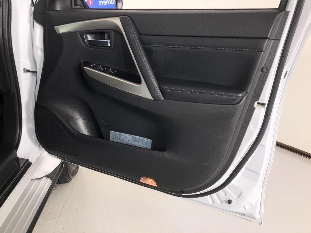 Photo '15' of Mitsubishi Pajero Sport