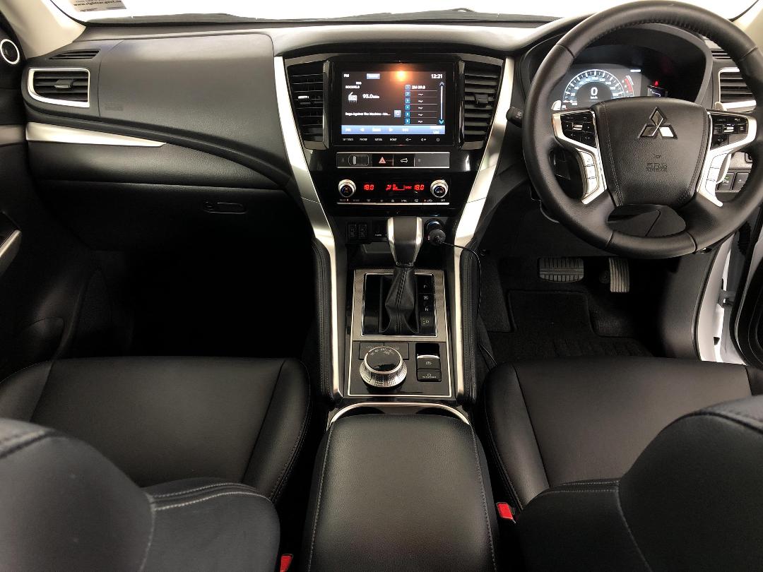 Photo '17' of Mitsubishi Pajero Sport